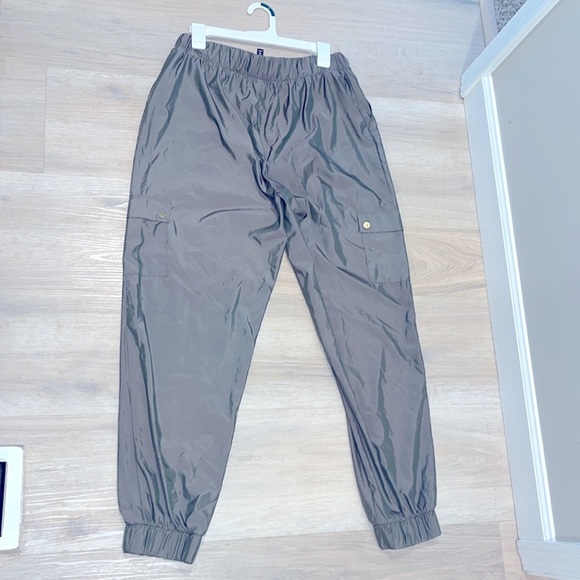 Victoria's Secret Sport Green Size M Iridescent Green Windbreaker Cargo Joggers - Picture 8 of 9